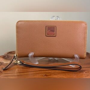 Dooney & Bourke Zip Around Wallet Wristlet Carmel Brown Pebble Leather NWOT
